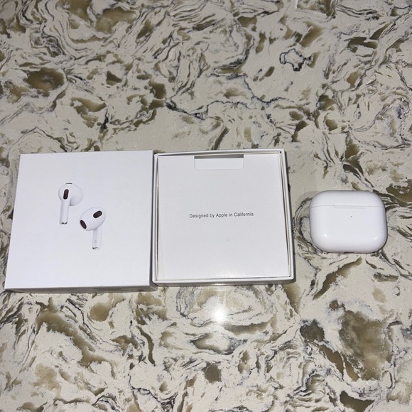 Apple airpod 3rd gen open box. price negotiable - Picture 5 of 6